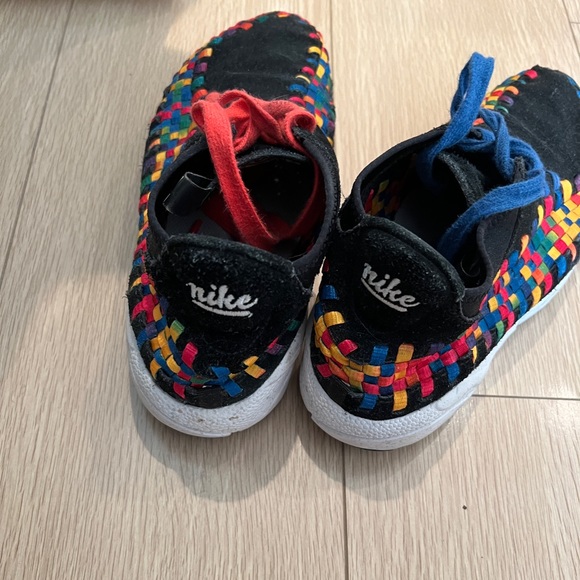 nike sneaker - Picture 3 of 5